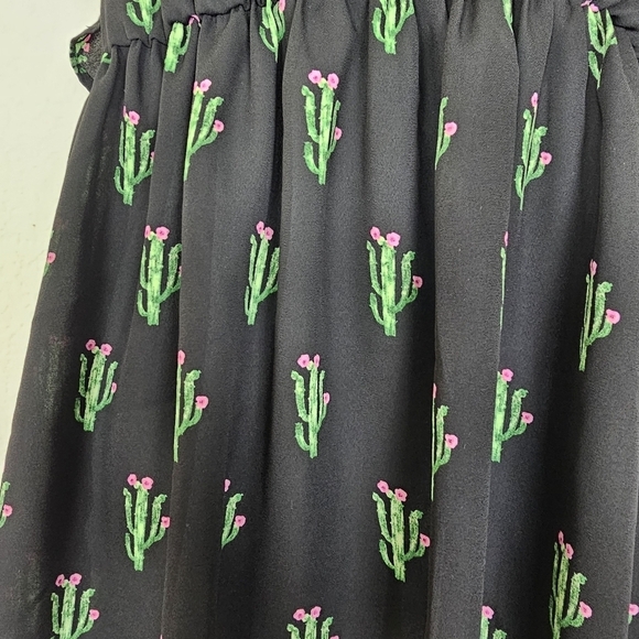 Torrid 0X Cactus Print Ruffle Chiffon Tank Top Black Green Adjustable Straps - Picture 5 of 12